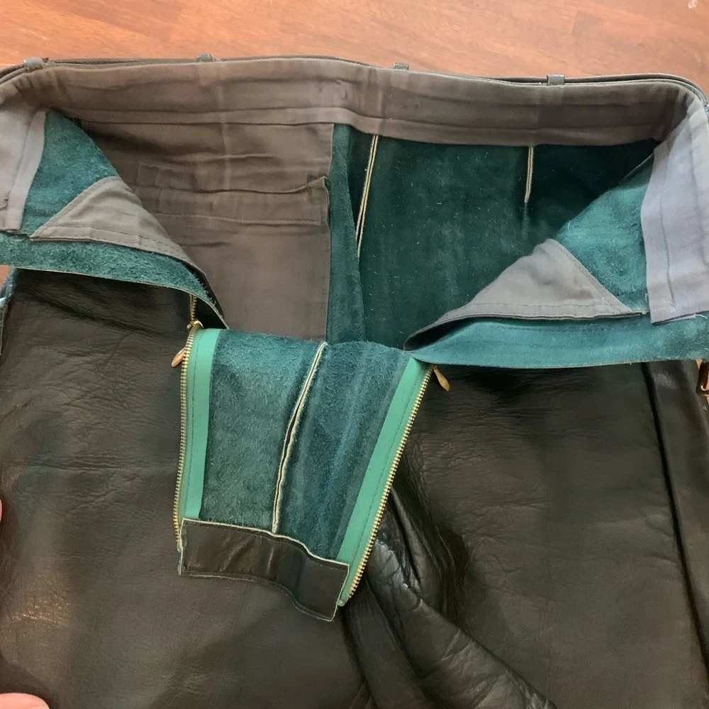 Vintage leather shorts - Picture 3 of 6